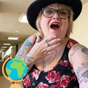 Meet your Posher, Cynthia